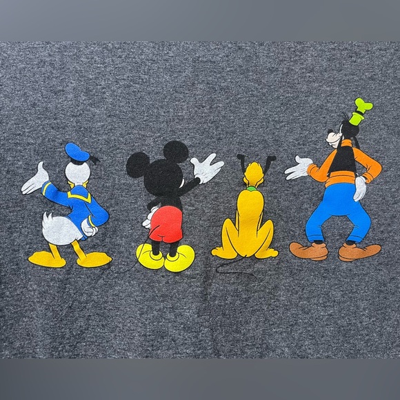 Disney T-shirt with Mickey and the gang. Size small. - Picture 2 of 5